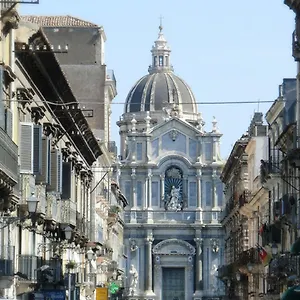 Garibaldi Aeroporto di Catania Fontana Rossa